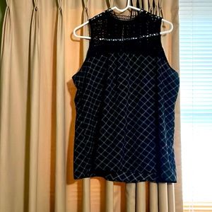 Maurice’s lady’s sleeveless shirt